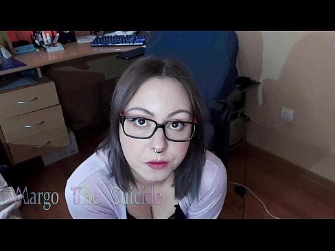 ❤️ မျက်မှန်တပ်ထားသော Sexy ကောင်မလေး Dildo ကို ကင်မရာတွင် နက်ရှိုင်းစွာ စုပ်သည်။ ❤️❌ Sex video မှာ ငါတို့မှာ ️❤